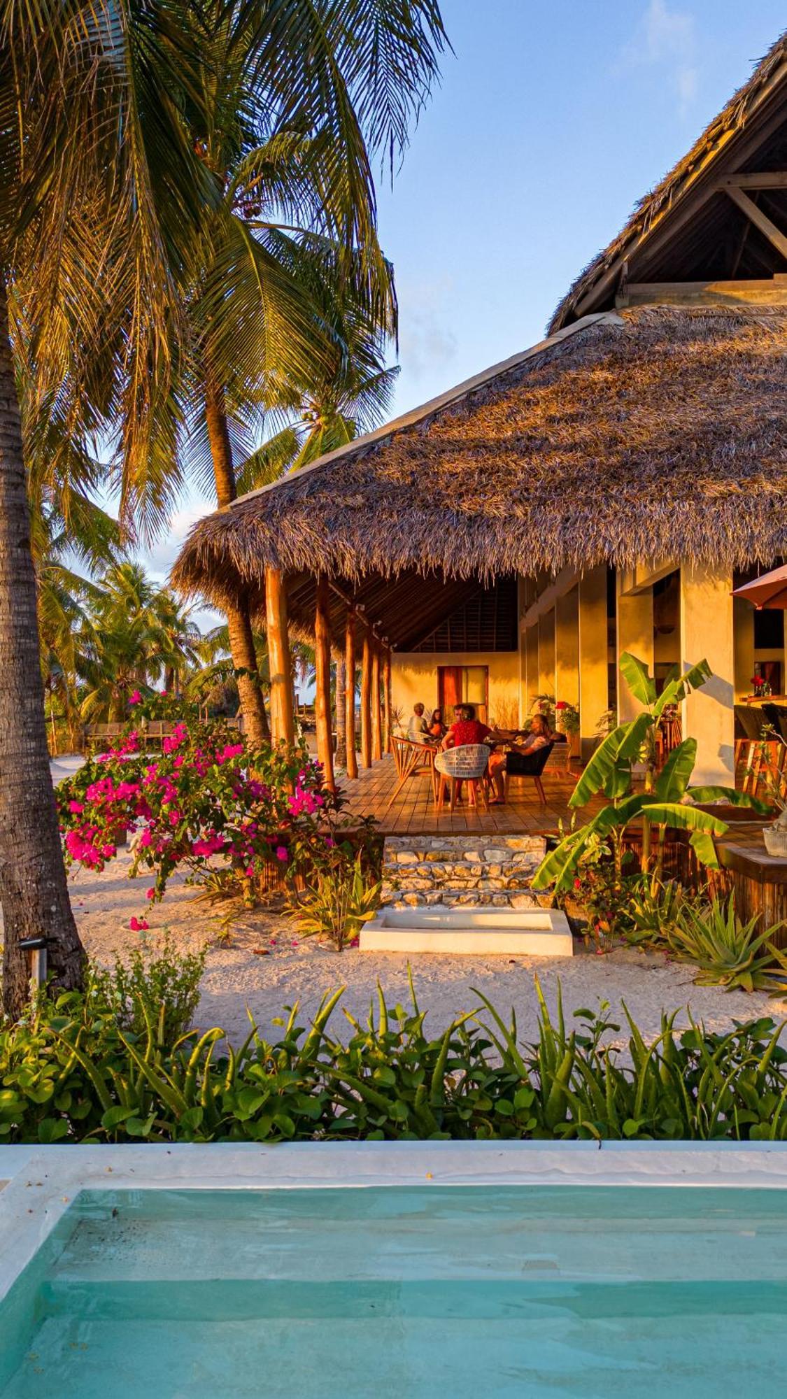 81 Palms Resort Nembrala Eksteriør billede
