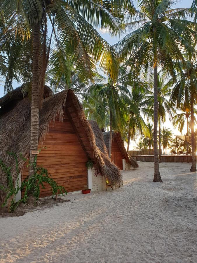 81 Palms Resort Nembrala Eksteriør billede